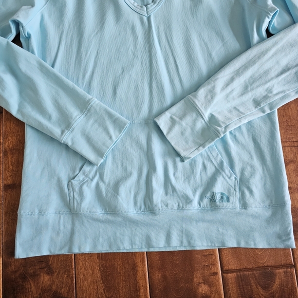 NWOT: North Face hooded pullover shirt size L - Picture 10 of 13